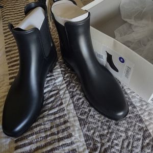 A new day rain boots